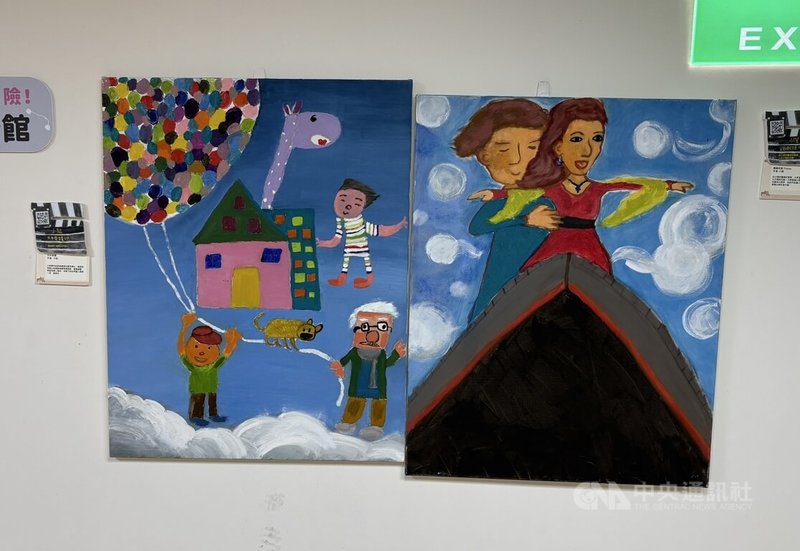 新北市八里樂山教養院目前已轉型為照顧身心障礙者，24小時提供照護服務，院長吳淑惠表示，許多院生藝術天賦不輸一般人，院內走廊也掛滿院生創作，包含重新詮釋許多經典電影畫面。中央社記者曹亞沿攝　115年1月9日