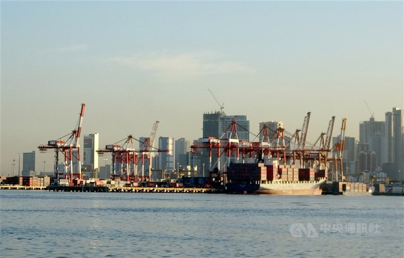 圖為貨櫃碼頭。（中央社檔案照片）
