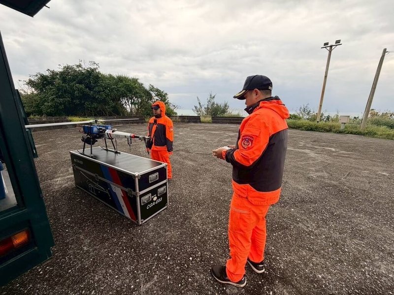 空軍第五聯隊上尉飛官辛柏毅6日晚間駕駛F-16V戰機夜訓失聯至今，各單位持續搜救。（海巡署提供）中央社記者張祈傳真 115年1月10日