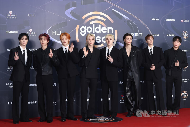 近期頒獎典禮常勝軍Stray Kids帥氣現身紅毯。中央社記者王騰毅攝 115年1月10日