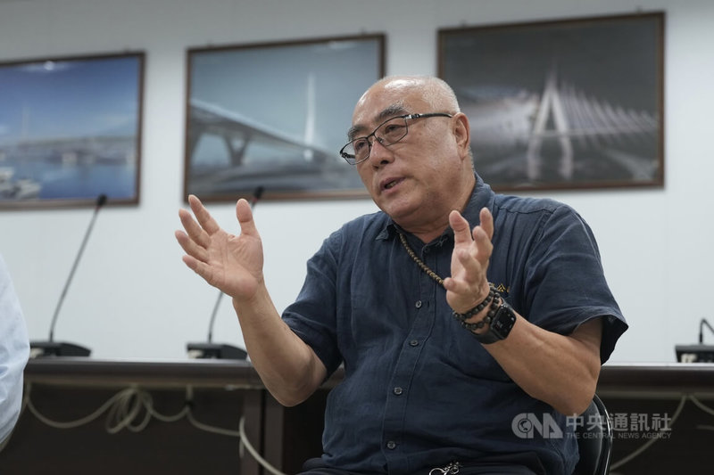 對建山機械董事長張慶成（圖）、總經理張慶宗兄弟檔而言，淡江大橋不只是一件案子，而是一次證明的機會，證明台灣的中小企業、工程師與勞工，只要不怕苦，不怕難，肯找方法，只有想不到，沒有做不到，就能完成世界級工程。中央社記者徐肇昌攝　115年1月11日