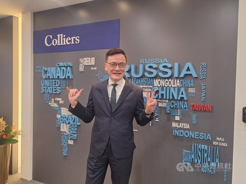 高力國際董事長劉學龍12日指出，2026年商用不動產市場將進入「危中尋變、穩中求進」階段。中央社記者何秀玲攝　115年1月12日