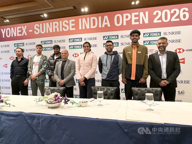 印度羽球女單一姐辛度（右4）在談到世羽聯（BWF）印度公開賽時表示，她從首輪開始就會全力以赴，並帶著前一場在馬來西亞賽事中累積的信心，投入在印度進行的比賽。中央社記者李晉緯新德里攝　115年1月12日