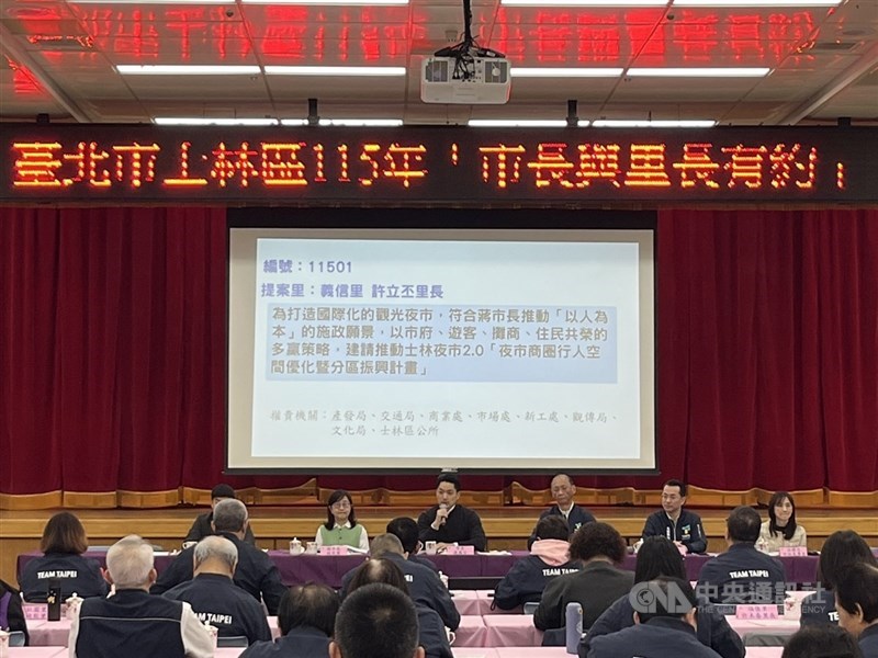 台北市長蔣萬安（後排右4）會前接受媒體聯訪時說，過 去包括前總統陳水扁在內，都有與在野黨領袖見面前例， 目前朝野對立如此緊張，應該要能好好坐下來溝通對話。 （中央社檔案照片）