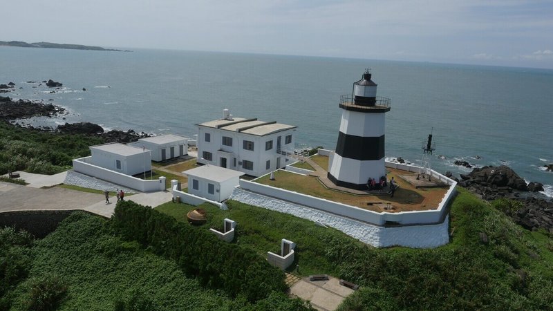 新北市石門區富貴角燈塔園區將從15日起封閉整修，進行全區電線更新及既有步道改善等，預計5月重新開放。（航港局提供）中央社記者余曉涵傳真　115年1月12日