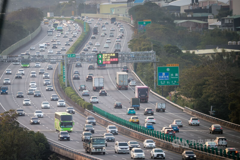 圖為國道3號三鶯路段雙向車流。（中央社檔案照片）