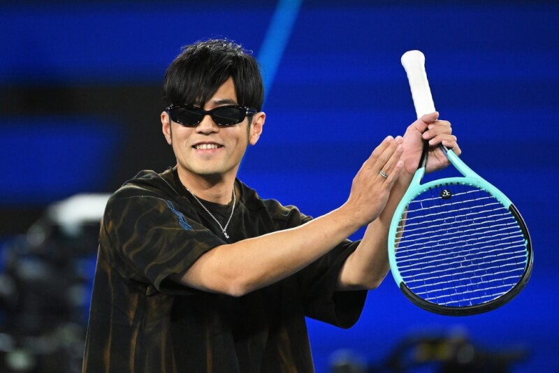 華語天王周杰倫14日參加澳洲網球公開賽挑戰表演賽。（James Ross/AAP Image via 美聯社）