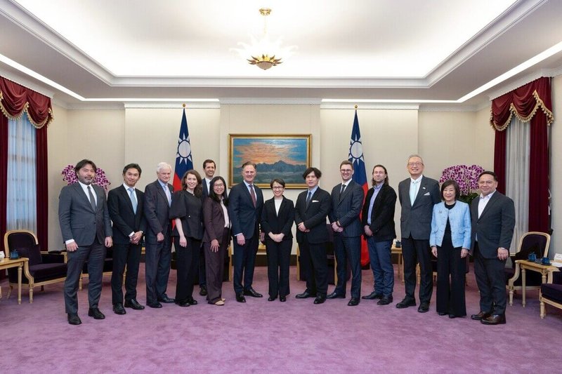 副總統蕭美琴（中）14日接見美國「國際私營企業中心」訪問團。（總統府提供）中央社記者葉素萍傳真 115年1月14日