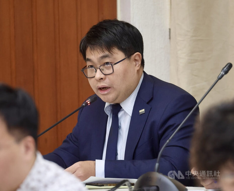 立法院14日舉行全院委員會「對總統提出彈劾案」公聽會,民進黨黨團推薦學者專家黃帝穎發言。中央社記者張皓安攝 115年1月14日