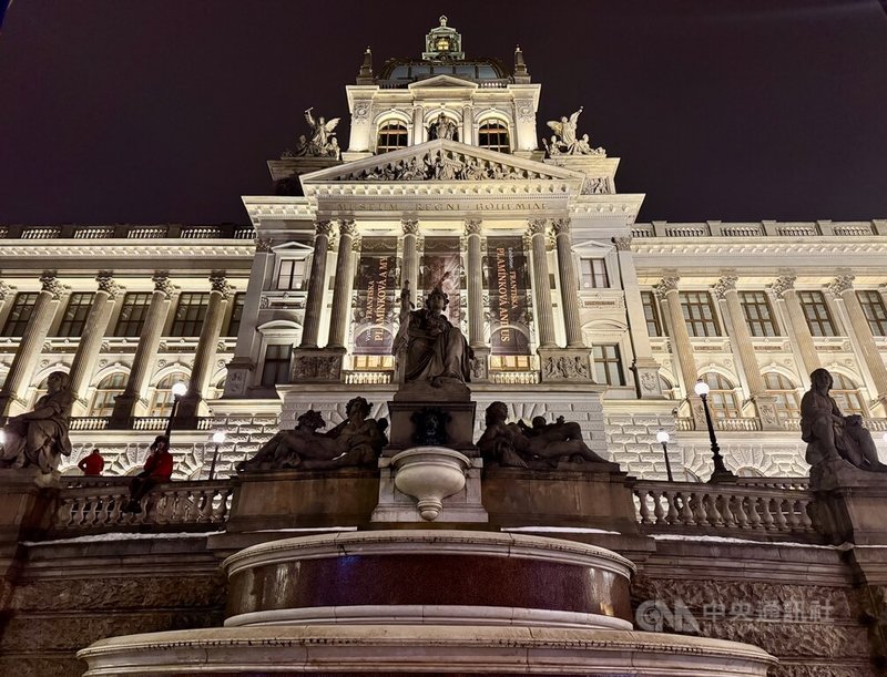 捷克國家博物館在2025年吸引近138萬人次參觀，創下新高，比2024年多了逾14萬人，其中「故宮文物百選及其故事」特展獲關注。中央社記者劉郁葶布拉格攝 115年1月15日