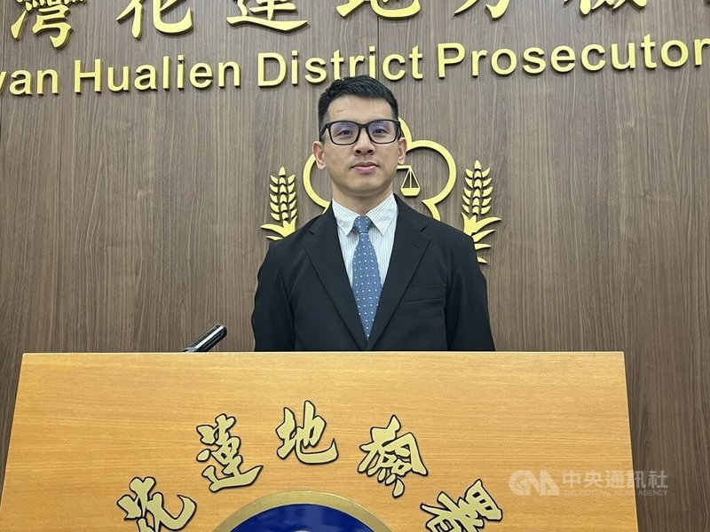 花蓮地檢署偵辦馬太鞍溪堰塞湖洪災，光復鄉長林清水涉浮報撤離人數等罪遭聲押禁見。花蓮地檢署主任檢察官廖榮寬（圖）15日說明案情。中央社記者張祈攝　115年1月15日