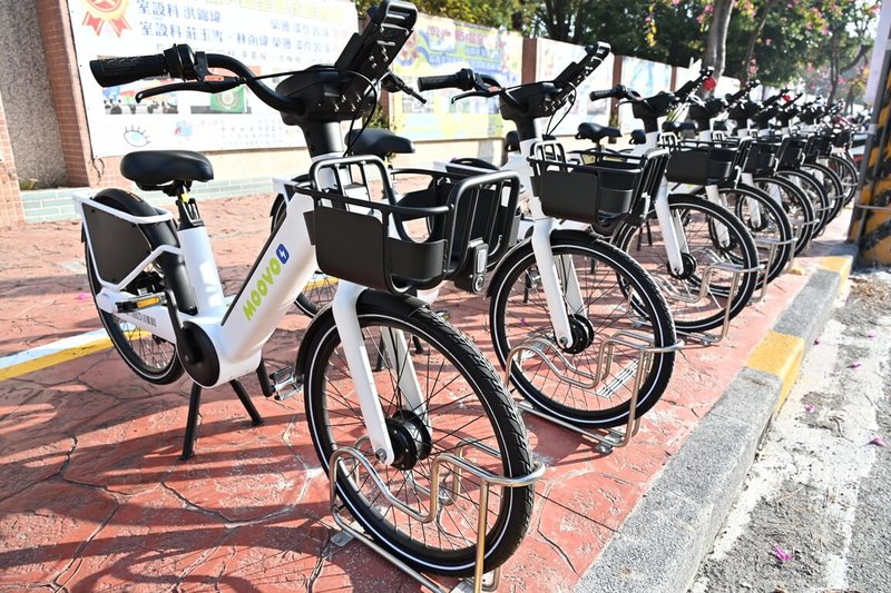 彰化縣二林鎮MOOVO公共自行車租賃系統15日啟用，為縣內第11個啟用公共自行車的鄉鎮市，共9處站點，方便民眾通勤、通學及休閒需求。（彰化縣政府提供）中央社記者鄭維真傳真　115年1月15日