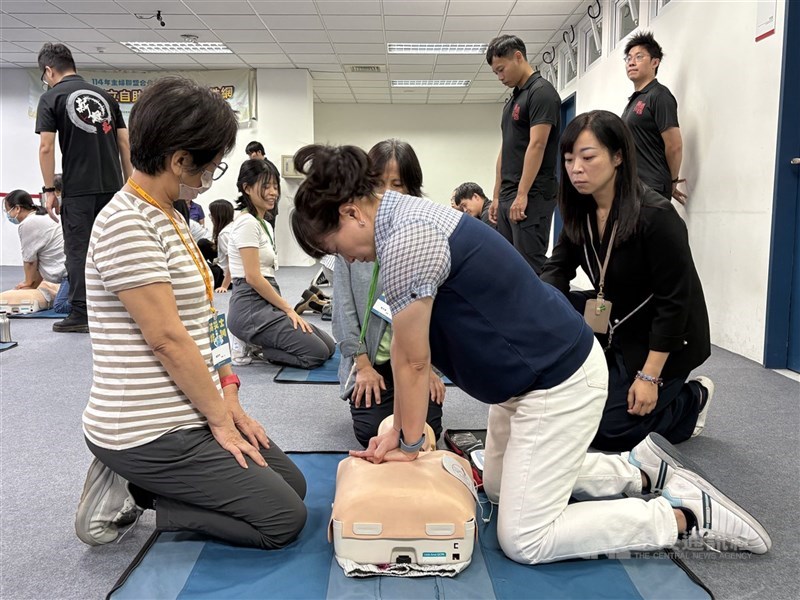 圖為由內政部輔導、台灣主婦聯盟生活消費合作社舉辦的「防災士培訓融入合作教育」。（中央社檔案照片）