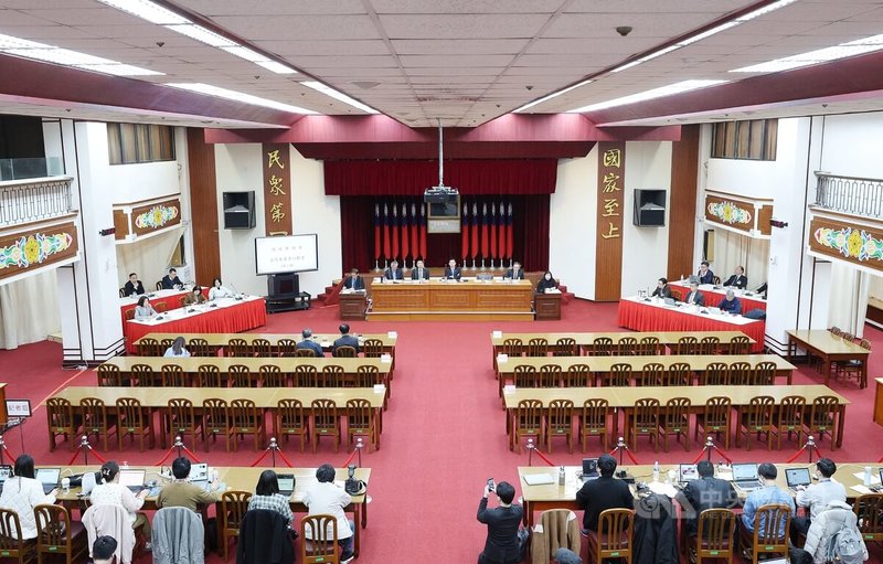 立法院全院委員會15日舉行「對總統提出彈劾案」第2場公聽會，與會專家學者針鋒相對。中央社記者郭日曉攝　115年1月15日