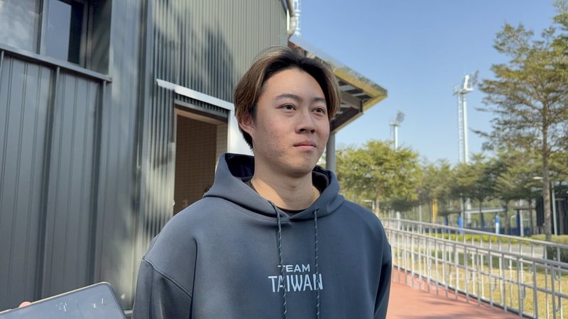 旅美匹茲堡海盜隊24歲投手張弘稜（圖）是此次世界棒球經典賽（WBC）集訓名單亮點，總教練曾豪駒觀察到球速進步多；張弘稜表示，目前極速可達約158公里。中央社記者謝靜雯攝　115年1月15日