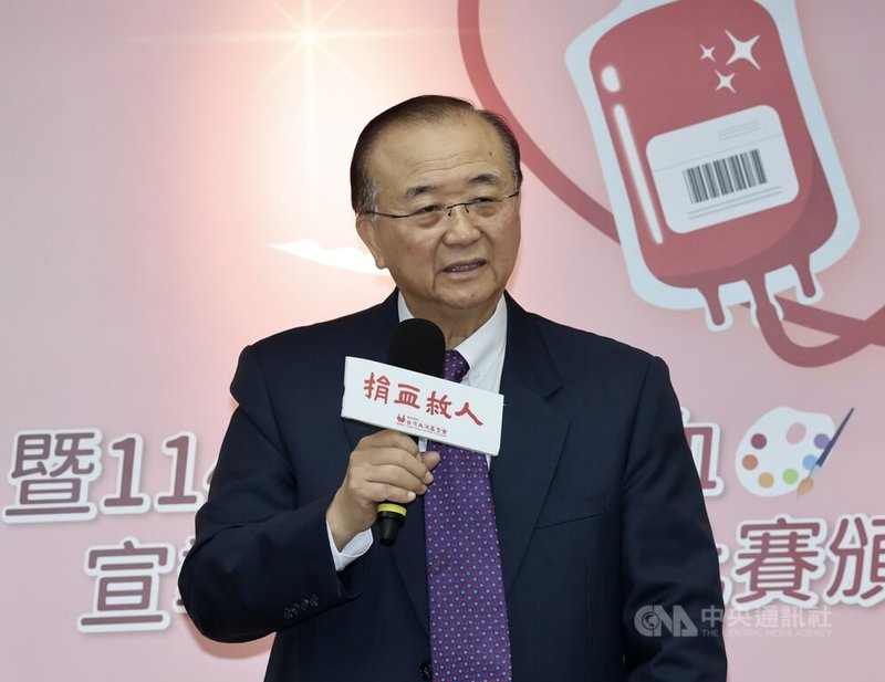 台灣血液基金會15日舉行記者會，基金會董事長侯勝茂致詞表示，每逢年節前後，較易血源短絀，呼籲民眾「捐血一袋，救人一命」。中央社記者張皓安攝 115年1月15日