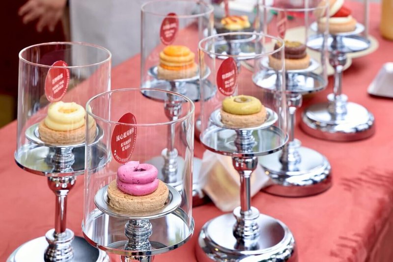 2026第6屆台南甜點節17日起，一連2天在台南市立圖書館新總館及周邊登場，集結百家精選甜點、職人咖啡、文創手作及年味十足的特色市集。（台南市政府提供）中央社記者張榮祥傳真　115年1月17日