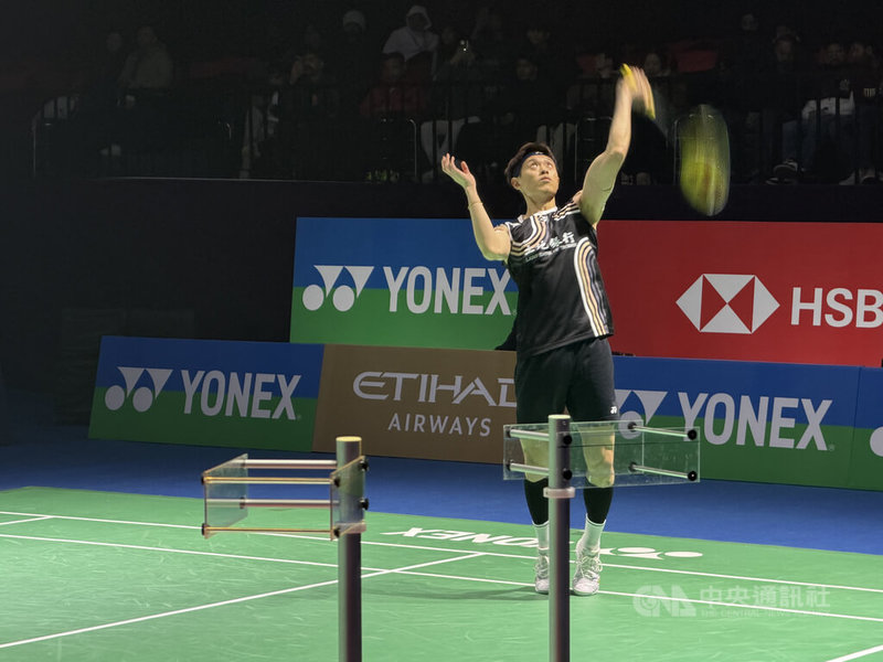 台灣羽球好手林俊易（如圖）今天在印度公開賽4強戰不斷逼對手跟他正面對決，最後在力戰3局後獲勝闖進冠軍賽。中央社記者李晉緯新德里攝　115年1月17日