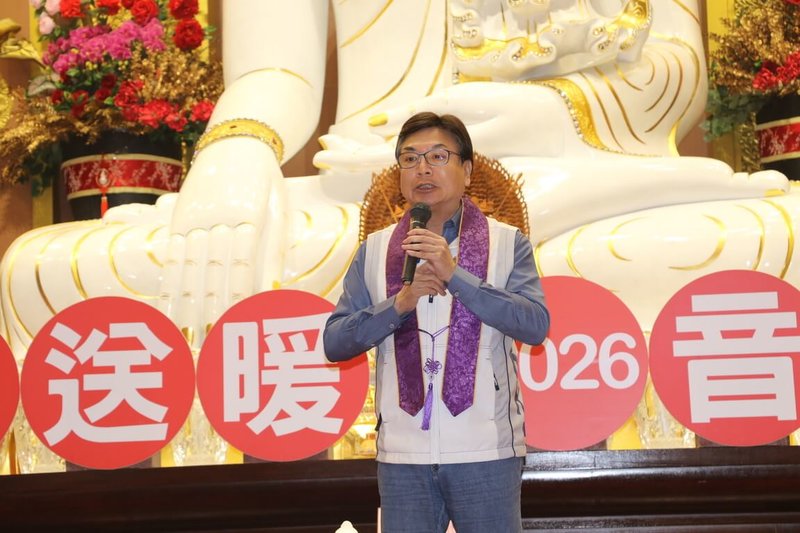 有意參選新北市長的副市長劉和然（圖）18日出席佛光山金光明寺「寒冬送暖音樂饗宴」，盼透過音樂、祝福與實物關懷，陪伴家戶迎接新的一年。（劉和然辦公室提供）中央社記者王鴻國傳真　115年1月18日