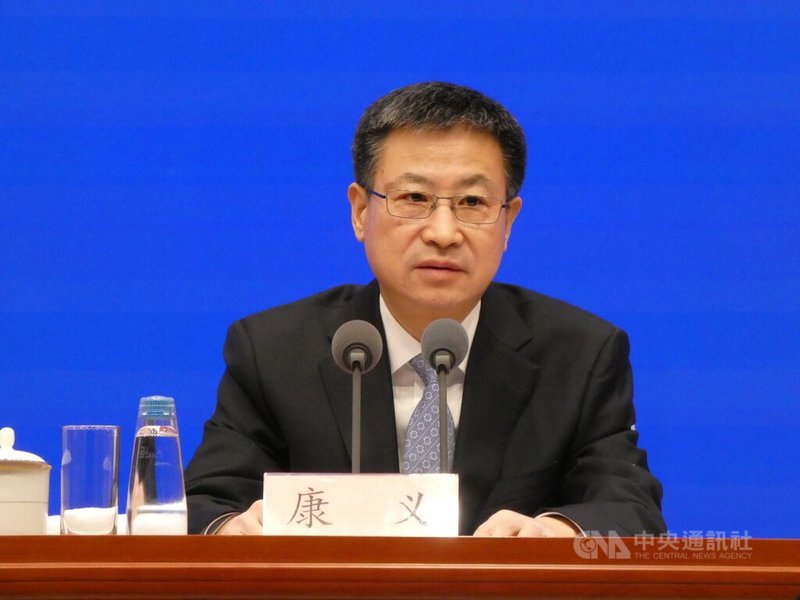 中國國務院新聞辦19日舉行新聞記者會，由國家統計局局長康義介紹「2025年國民經濟運行情況」，宣布2025年經濟相關數據。中央社記者呂佳蓉北京攝　115年1月19日