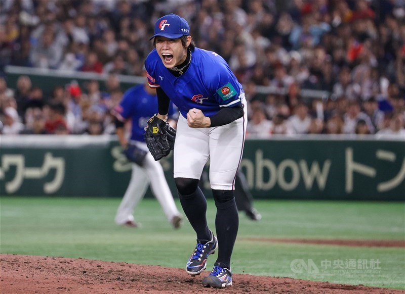 35歲投手陳冠宇原本婉拒再戰世界棒球經典賽（WBC），後又點頭加入。圖為陳冠宇2024年世界12強棒球賽出賽畫面。（中央社檔案照片）