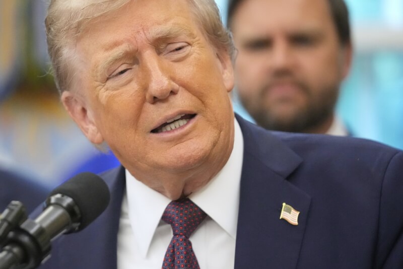 美國總統川普（圖）19日表示，歐洲領袖對於他試圖收購格陵蘭的計畫不會「太強烈反對」。（美聯社）