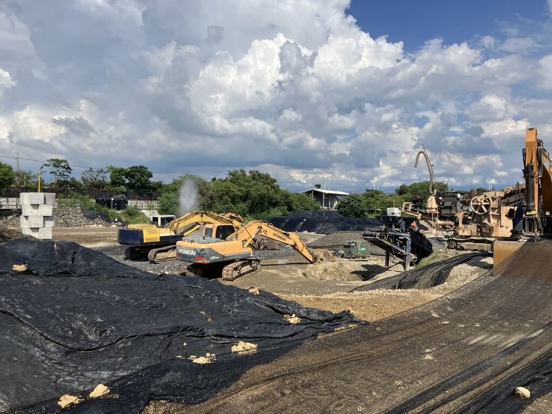 在營建土石方清運新制實施後，台中土資場因全流向管理新制，後端去化不易，現場處理滿載，市府20日建議中央應建立跨縣市支援與交換機制，並統籌調度。（台中市政府提供）中央社記者郝雪卿傳真　115年1月20日