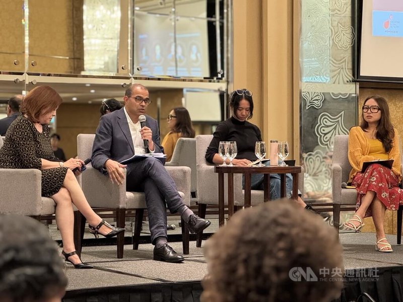 氣候議題倡議組織AlterCOP 20日在新加坡舉辦論壇，聚焦全球氣候等議題。新加坡教育部兼永續發展與環境部高級政務部長普杰立（左2）出席。中央社記者吳昇鴻新加坡攝　115年1月20日