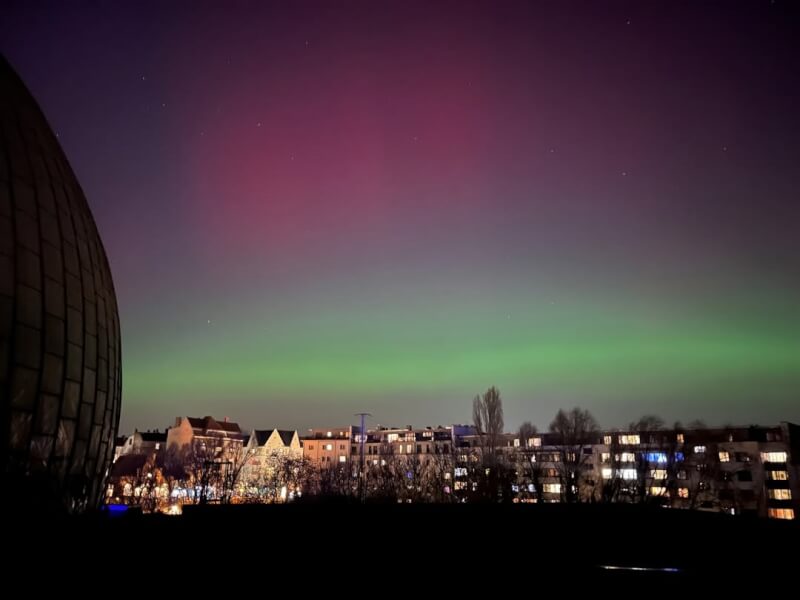 德國19日出現罕見極光，柏林天文台分享美景。（圖取自instagram.com/planetarium.berlin/）