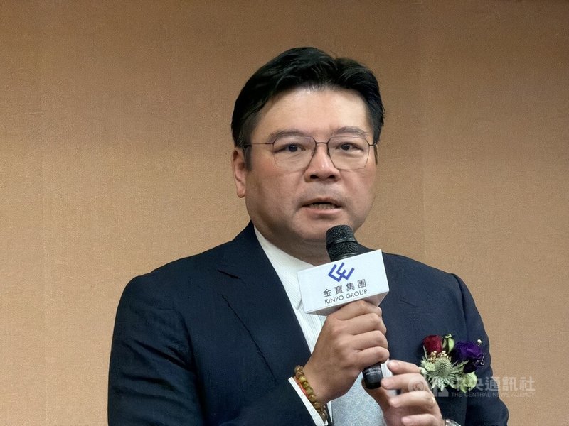 電子代工廠金寶集團21日舉辦尾牙旺年會，旗下電源廠康舒董事長許介立受訪表示，康舒人工智慧（AI）業務去年占比約20%，今年目標提升至30%。中央社記者吳家豪攝　115年1月21日