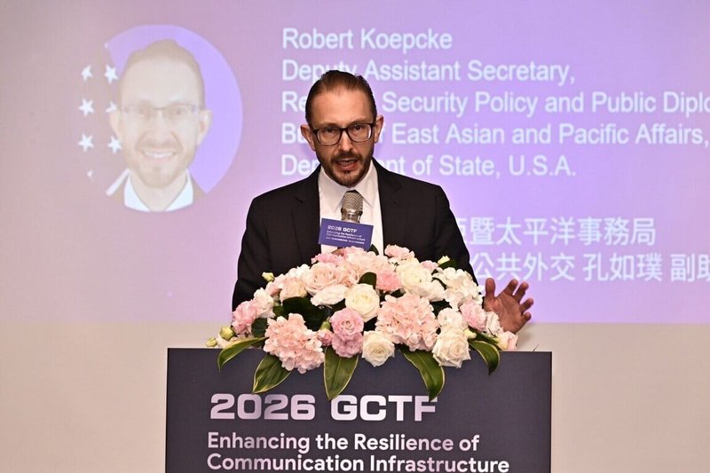 「全球合作暨訓練架構（GCTF）強化通訊基礎設施韌性」國際研習營21日至23日登場，美國國務院副助卿孔如璞（Robert Koepcke）於開幕致詞。（外交部提供）中央社記者楊堯茹傳真　115年1月21日