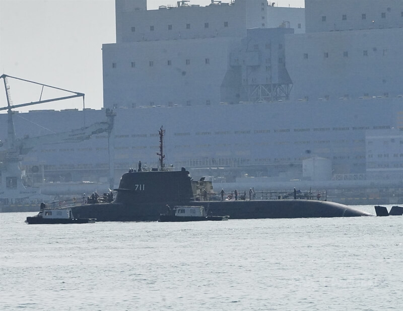 潛艦國造原型艦「海鯤號」21日下午再度現身。台船表示，目前皆依既定計畫進行，無額外說明。中央社記者董俊志攝　115年1月21日