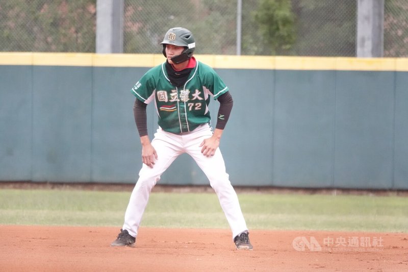 114學年度大專棒球聯賽（公開一級）國立體大成功晉級冠軍戰，隊中野手顏大衛（圖）22日在4強戰貢獻2安1打點好表現。中央社記者謝靜雯攝　115年1月22日