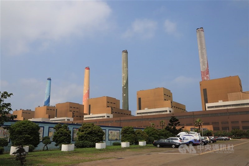 圖為台中火力發電廠。（中央社檔案照片）