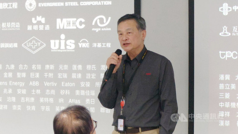 台積電資深副總經理暨副共同營運長侯永清（圖）22日表示，台積電營建工地的安全委員會改為台積電主動管理，確保安全規範與措施能被執行，安全提升要長期推動，已與營建夥伴討論成立半導體營建工程安全協會。中央社記者蔡智明攝　115年1月22日