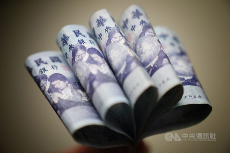 圖為新台幣紙鈔。（中央社檔案照片）