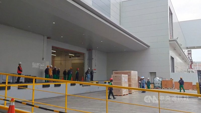 台灣積體電路製造股份有限公司公告嘉義先進封測7廠第1期廠房2025年底開始進機（圖），第2期廠房建廠進展順利。嘉義縣政府正重新規劃縣治所在地，要解決公共設施需求增加等問題。中央社記者蔡智明攝　115年1月23日