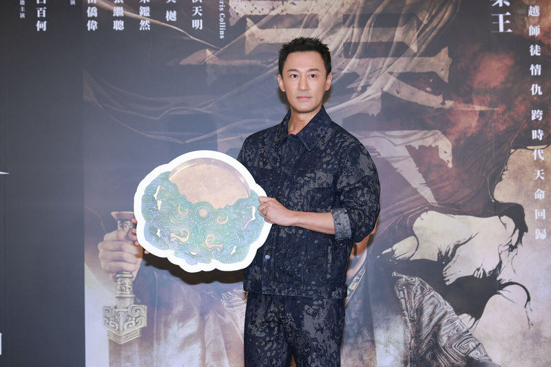 電影「尋秦記」於9日全台上映。演員林峯(圖)25日來台宣傳電影「尋秦記」,片中他和古天樂有濃厚師徒情誼,戲外2人同樣交情頗深,林峯感性表示,「古天樂一直在教我,他真的給我好多大銀幕的機會。」(華映提供)中央社記者洪素津傳真 115年1月25日