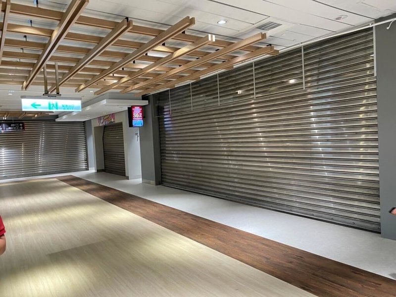 台北市建築管理工程處為因應各大型百貨賣場及餐廳在春節前夕迎來採買及辦尾牙活動人潮，無預警抽查場所公共安全，抽查至2月9日止，目前抽查場所皆無違規。（建管處提供）中央社記者劉建邦傳真　115年1月26日