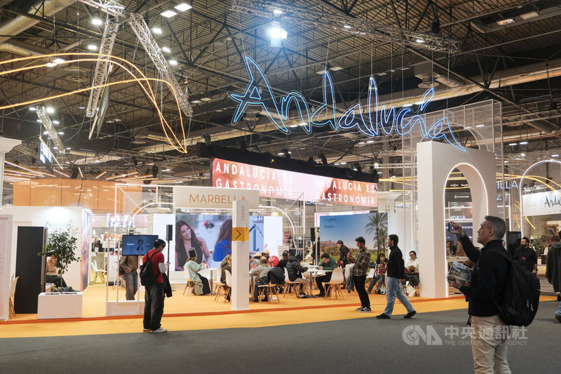 全球第3大的西班牙馬德里國際旅展25日落幕，受到日前高鐵列車出軌相撞事故影響，地主國西班牙各地區皆低調參展，包辦一整座展館的安達魯西亞自治區，氣氛不如往年熱絡，少了人潮與喧囂。中央社記者胡家綺馬德里攝 115年1月26日