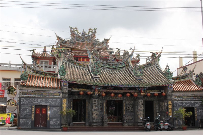圖為彰化縣歷史建築大村五通宮外觀。（彰化縣政府提供）