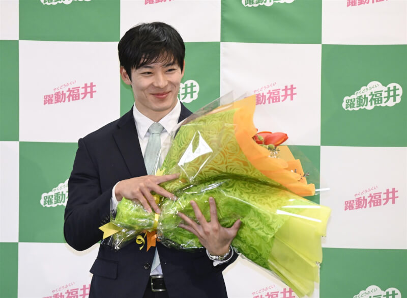 日本無黨籍新人、35歲的前外務省職員石田嵩人確定當選福井縣知事。（共同社）