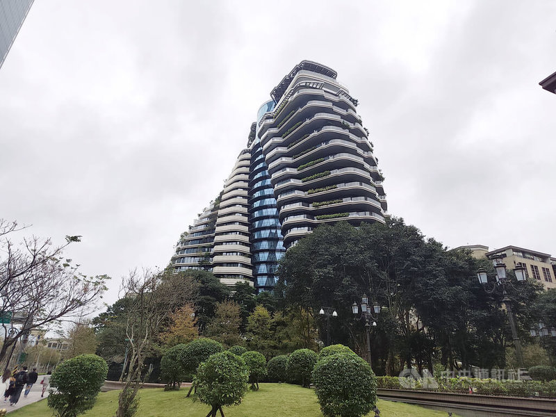 陶朱隱園27日首度「開箱」公設，讓媒體入內拍攝，自規劃到落成歷時長達15年，建築本體採用旋轉結構設計。中央社記者何秀玲攝　115年1月27日