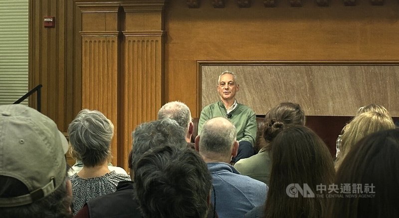 美國前駐日本大使易曼紐（Rahm Emanuel）26日到史丹佛大學座談。中央社記者張欣瑜舊金山攝　115年1月27日