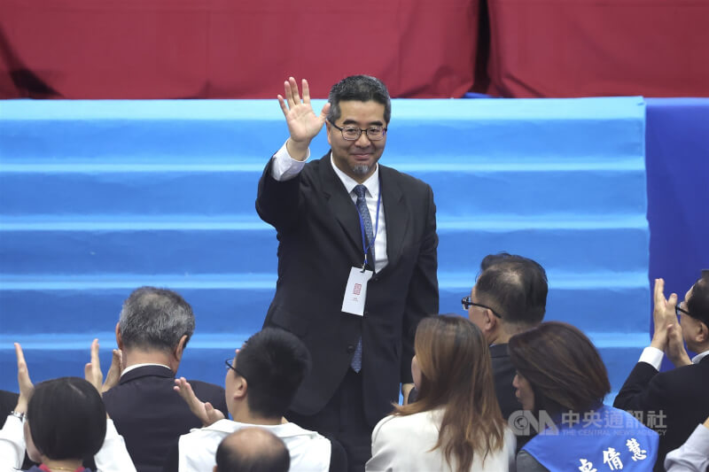 國民黨副主席蕭旭岑（揮手者）。（中央社檔案照片）