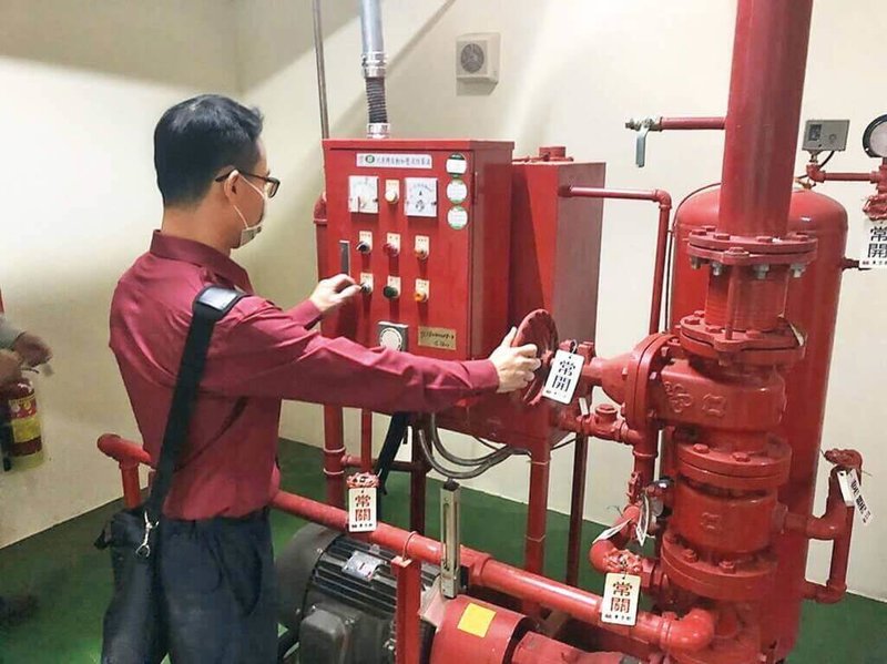 台北市消防局28日表示，為提升居住安全與公共防災能力，持續推動「補助原有合法建築物消防安全設備修繕費用」政策，115年度編列新台幣500萬元經費，歡迎符合資格者自2月1日起主動申請補助。（台北市消防局提供）中央社記者黃麗芸傳真　115年1月28日