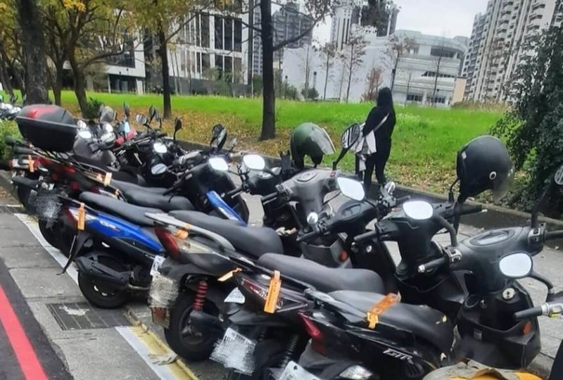 新莊副都心及八里、新店等區部分路段路邊汽、機車停車格，自2月起收費。（新北交通局提供）中央社記者王鴻國傳真 115年1月28日