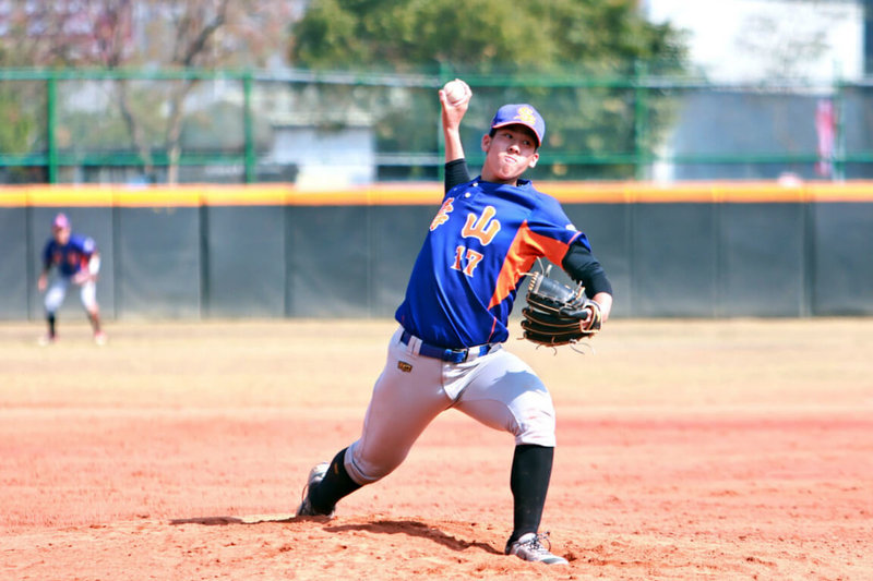 114學年度高中棒球聯賽（木棒組）賽事持續，壽山高中28日與興大附農交手，壽山球員黃浩毓（圖）後援3.1局無失分，助隊守勝，終場以4比1搶勝。（學生棒球運動聯盟提供）中央社記者謝靜雯傳真　115年1月28日