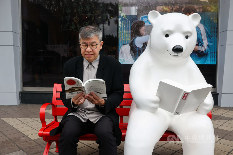 「時報出版」董事長趙政岷認為，出版早就不是「一本書可以賣一年」的時代，整體市場持續萎縮，出版人必須更清醒地理解市場結構，也要更誠實面對風險，「不是每一本書都會成功，但至少要知道為什麼出它。」中央社記者王騰毅攝 115年1月28日
