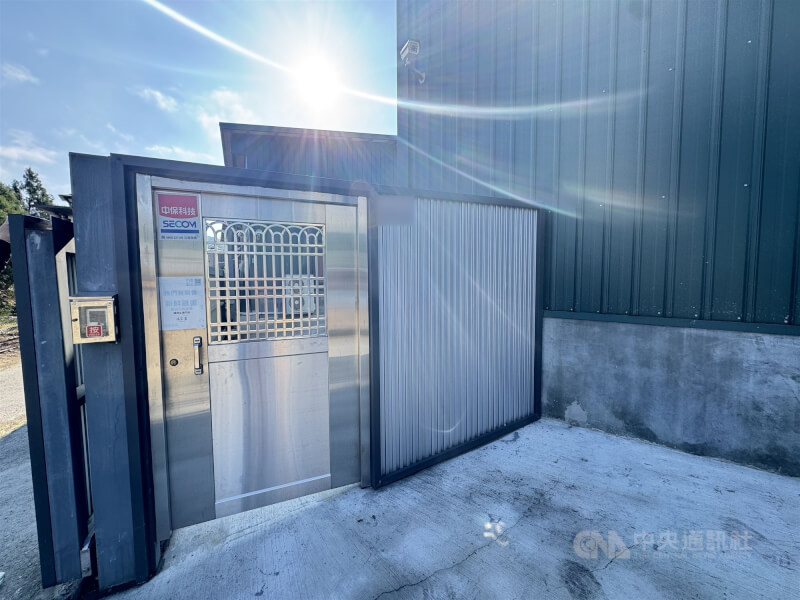 台中市豐原區一處蛋雞場傳出雞隻大量死亡，市府27日採檢送驗後，台中市長盧秀燕28日上午宣布，檢驗結果出爐為禽流感陽性。中央社記者趙麗妍攝 115年1月28日